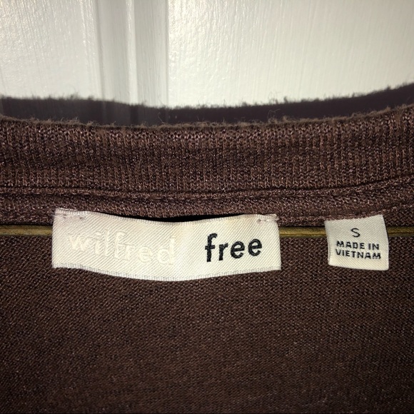 Aritzia Longsleeve Shirt - Picture 2 of 3